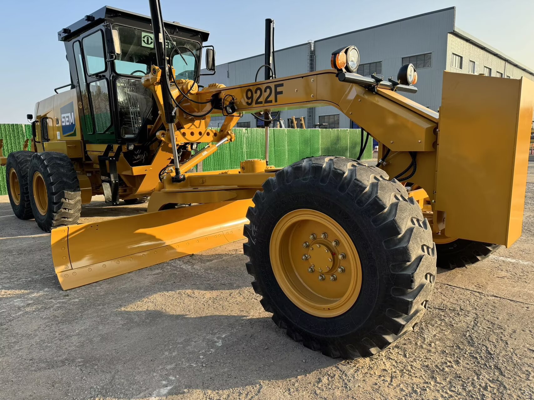 2025 New Motor Grader SEM 922F