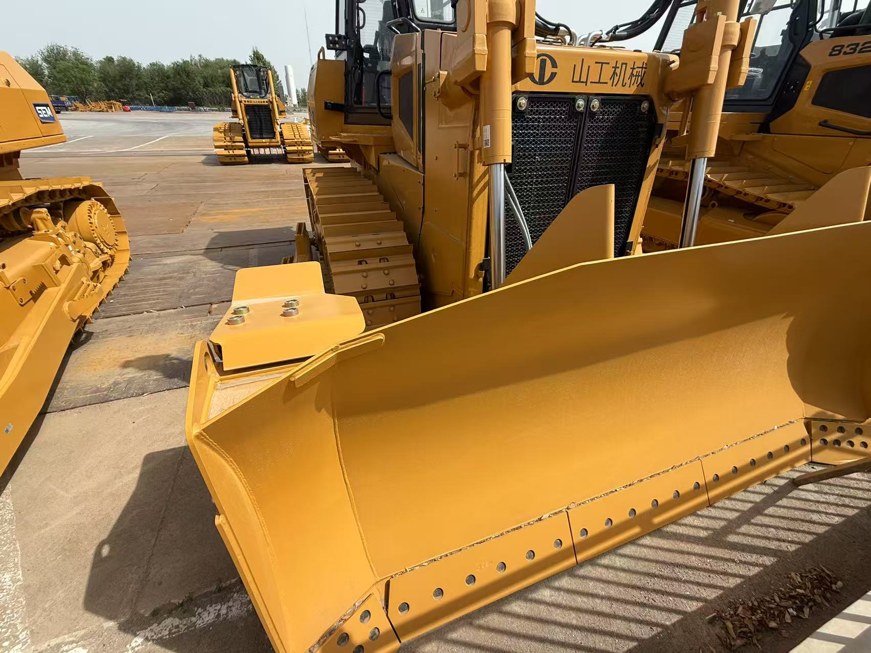 2025 New Crawler Dozer SEM 824F