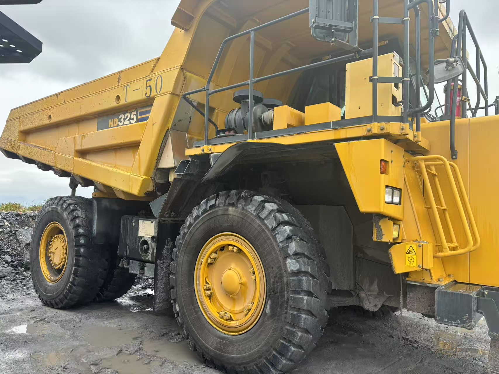 2022 Mining Truck KOMATSU HD325-7