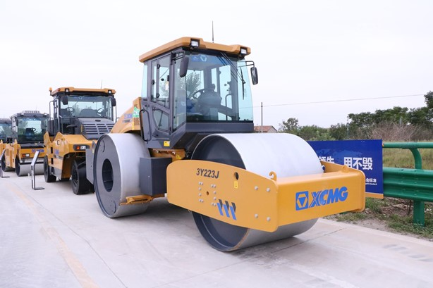 2025 New Smooth Drum Compactor XCMG 3Y223J