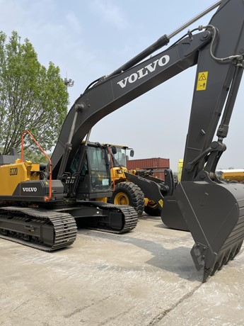 2025 New Crawler Excavator VOLVO EC220