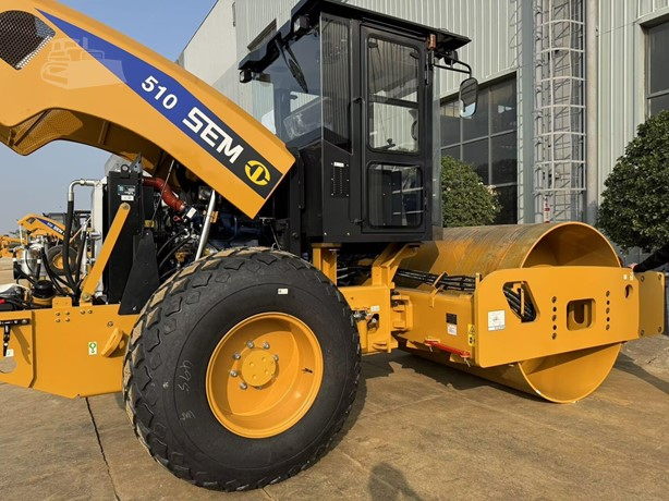 2025 New Smooth Drum Compactor SEM 510