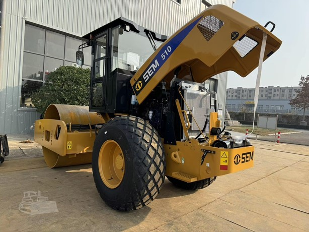 2025 New Smooth Drum Compactor SEM 510