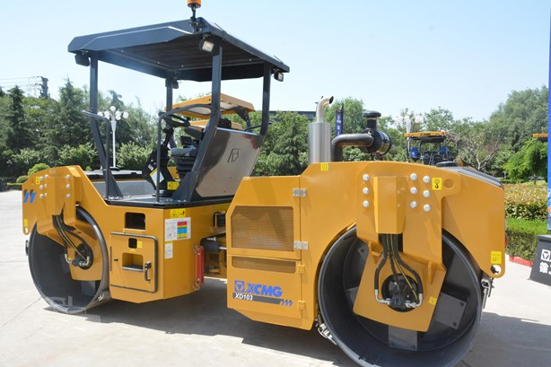 2025 New Smooth Drum Compactor XCMG XD103