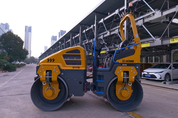 2025 New Smooth Drum Compactor XCMG XD140