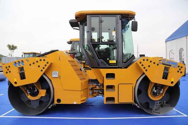 2025 New Smooth Drum Compactor XCMG XD143