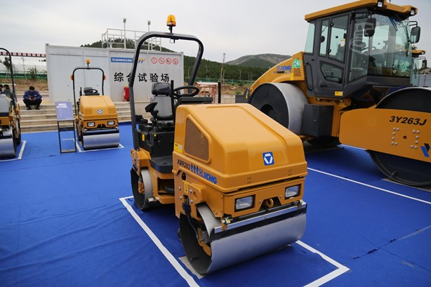 2025 New Smooth Drum Compactor XCMG XMR203