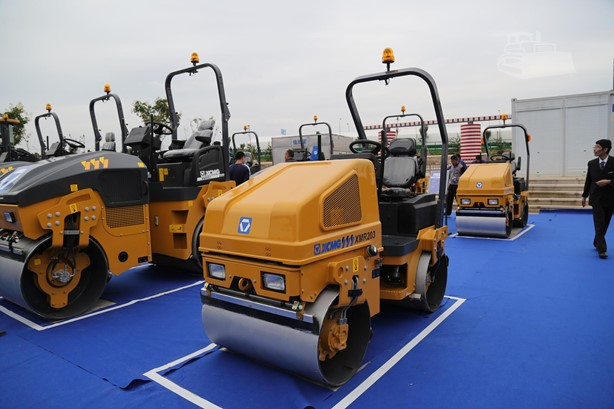2025 New Smooth Drum Compactor XCMG XMR203