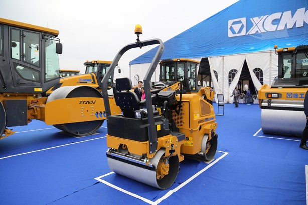 2025 New Smooth Drum Compactor XCMG XMR203