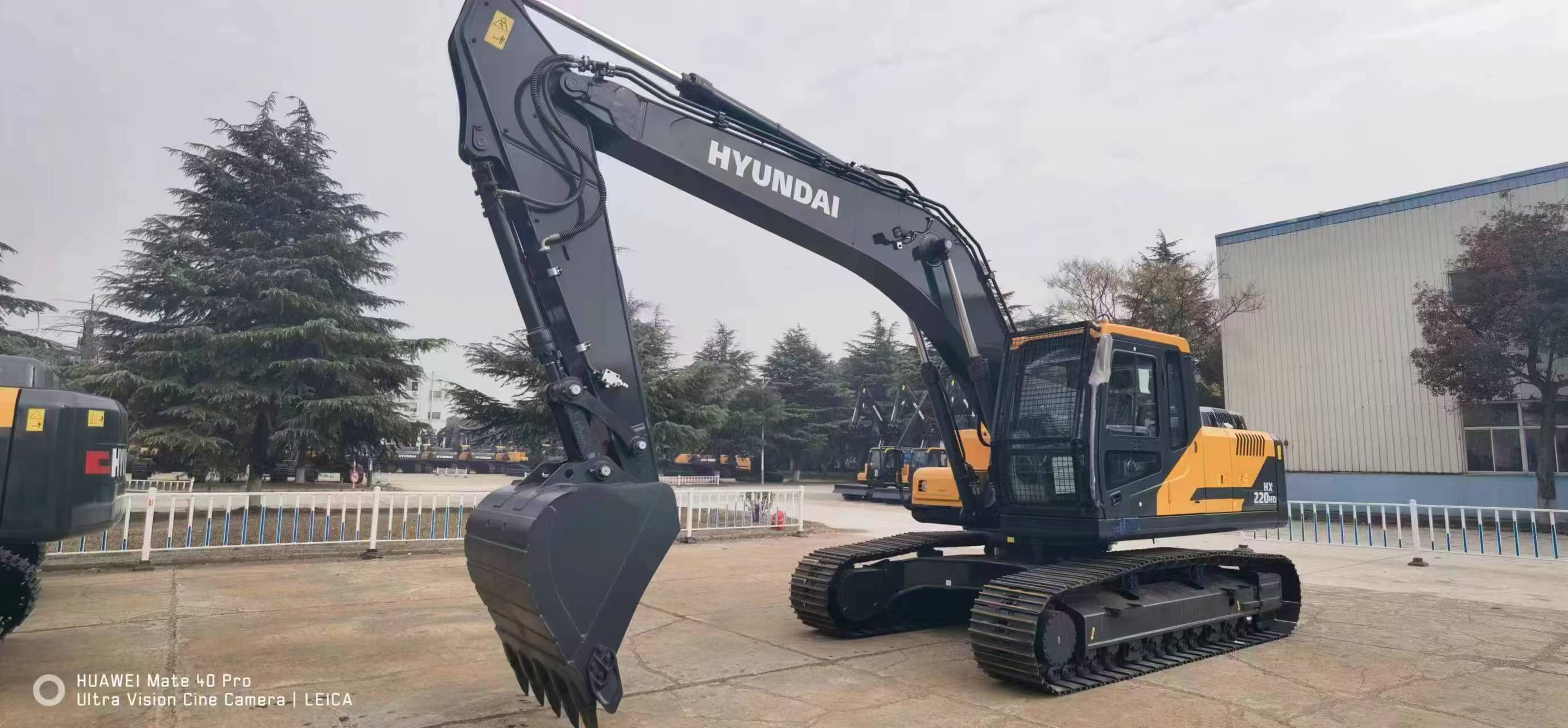 2025 New Crawler Excavator HYUNDAI HX220HD