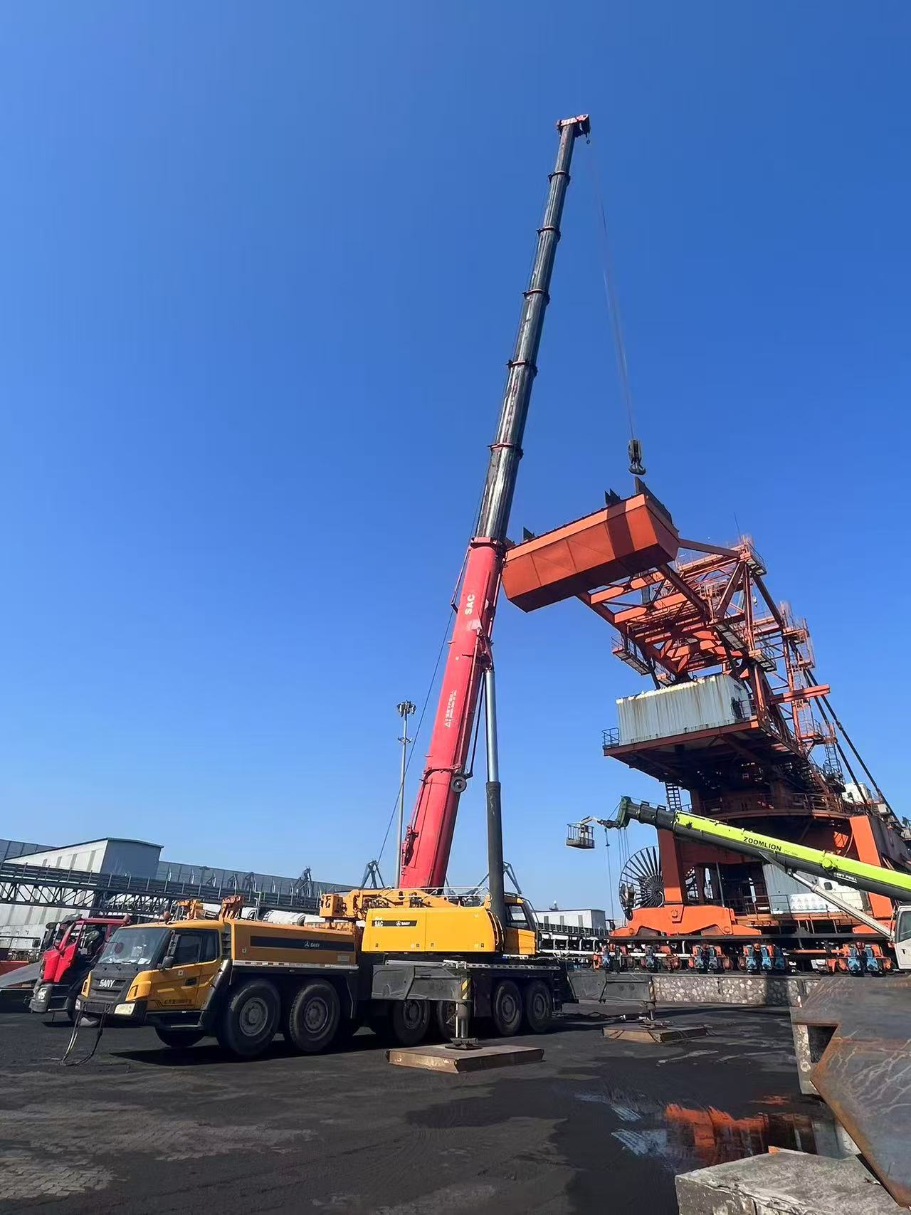 2013 7364.7H All Terrain Cranes SANY 300 Tons