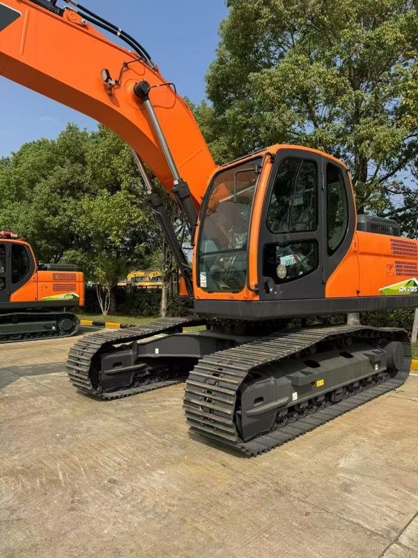2025 New Crawler Excavator DEVELON DX205