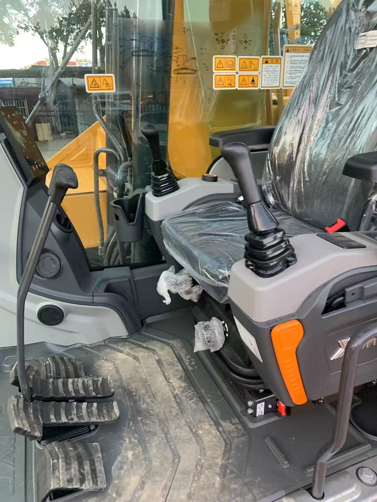 2025 New Crawler Excavator XCMG XE200GH