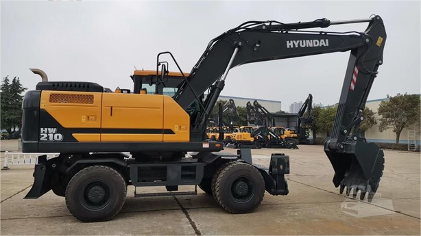 2025 New Wheel Excavator HYUNDAI HW210