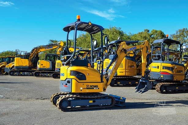 2025 New Mini (up to 12,000 lbs) Excavator XCMG XE17U