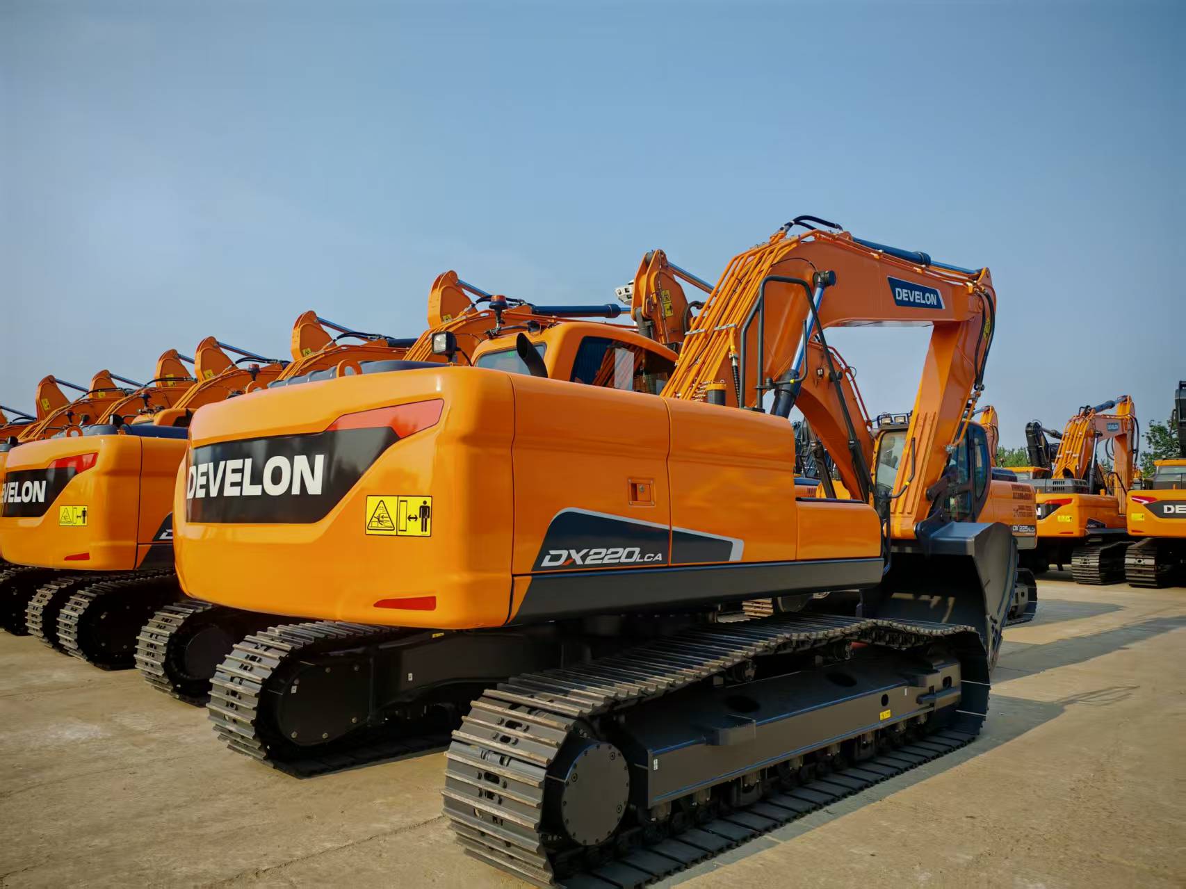 2025 New Crawler Excavator DEVELON DX220LCA