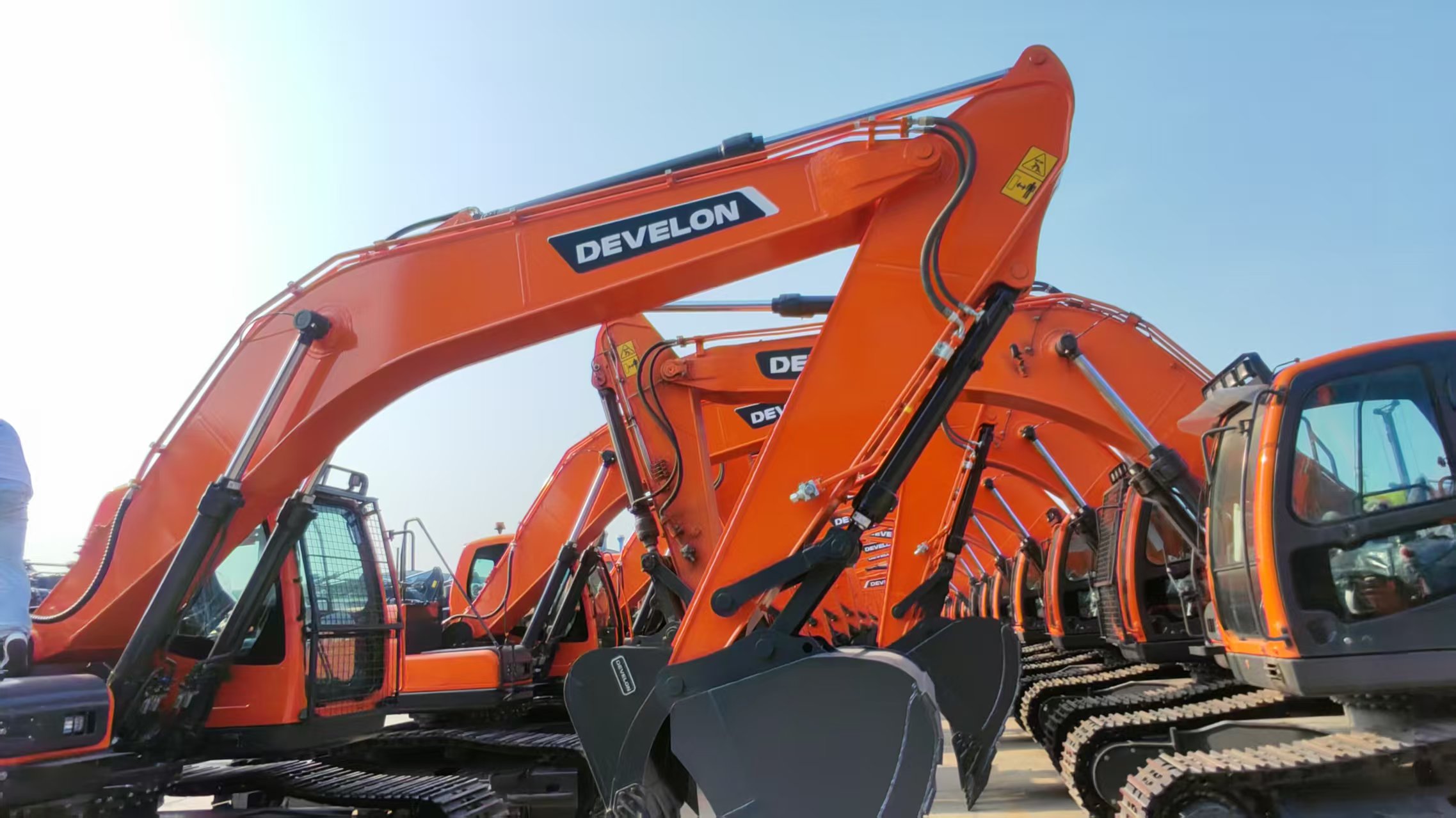 2025 New Crawler Excavator DEVELON DX220LCA