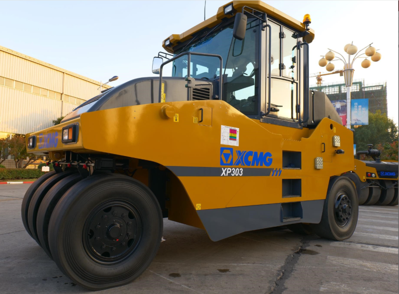 2025 0H Compactor XCMG XP303