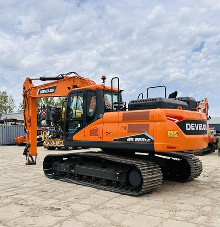 2025 New Crawler Excavator DEVELON DX225LC