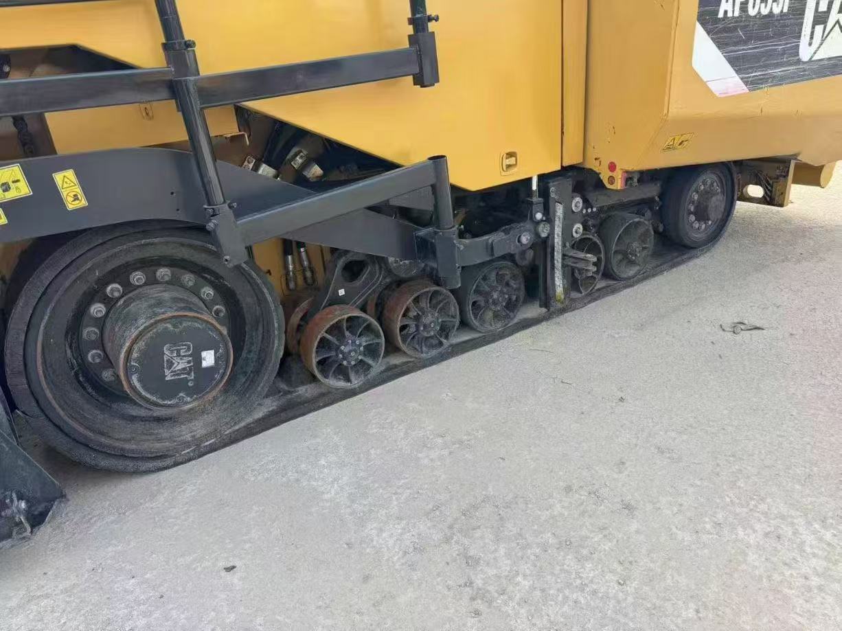 2016 10000H Asphalt Paver CATERPILLAR AP655F