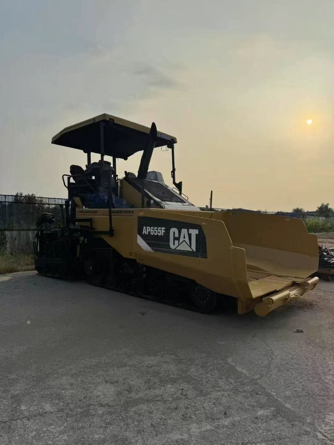 2016 10000H Asphalt Paver CATERPILLAR AP655F