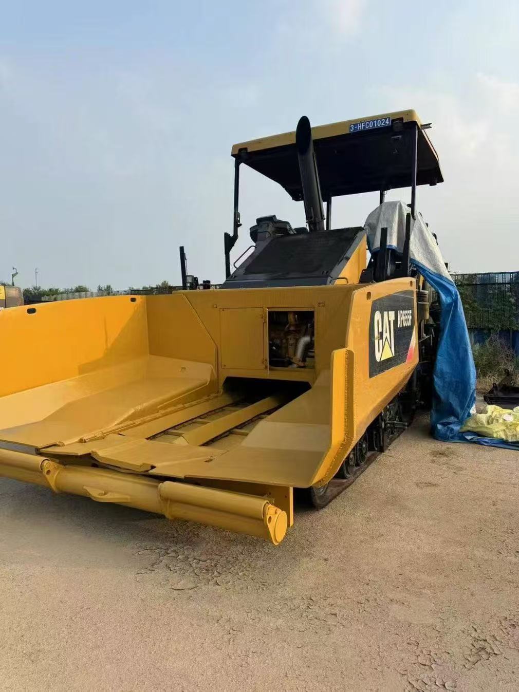 2016 10000H Asphalt Paver CATERPILLAR AP655F
