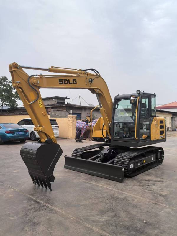 2025 New Crawler Excavator SDLG E675H