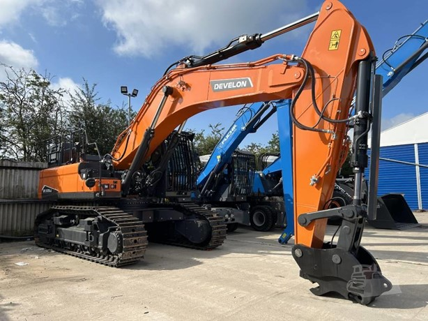 2025 New Crawler Excavator DEVELON DX530LC