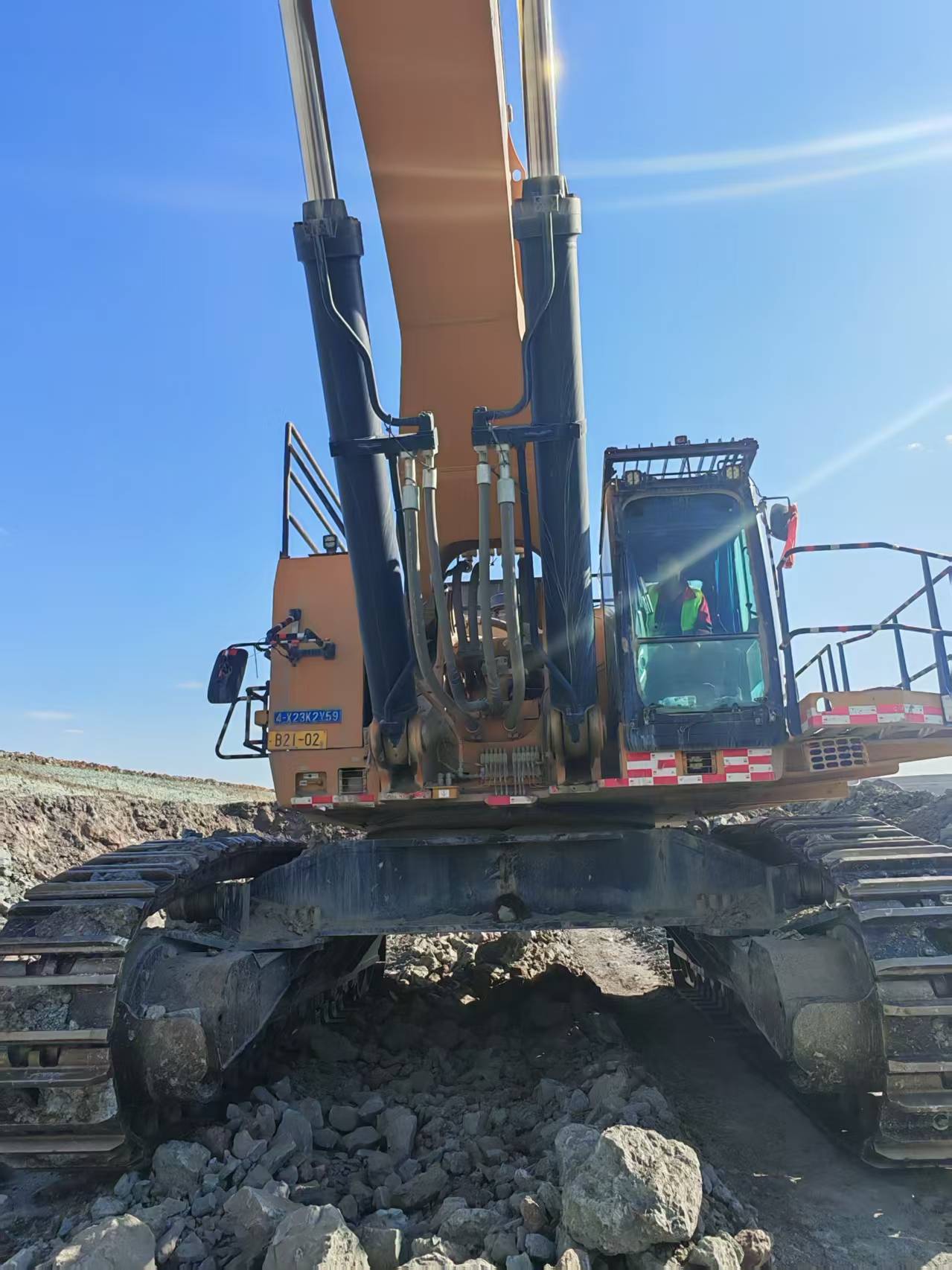 2021 19000H Crawler Excavator CATERPILLAR 6015