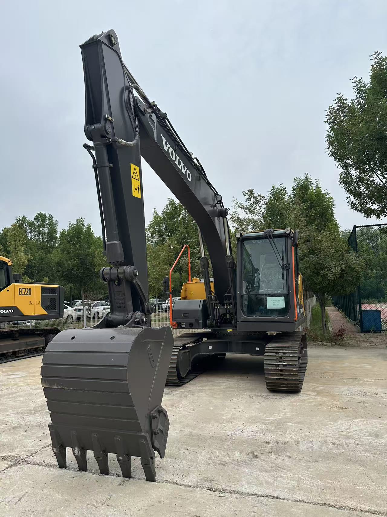 2025 New Crawler Excavator VOLVO EC130