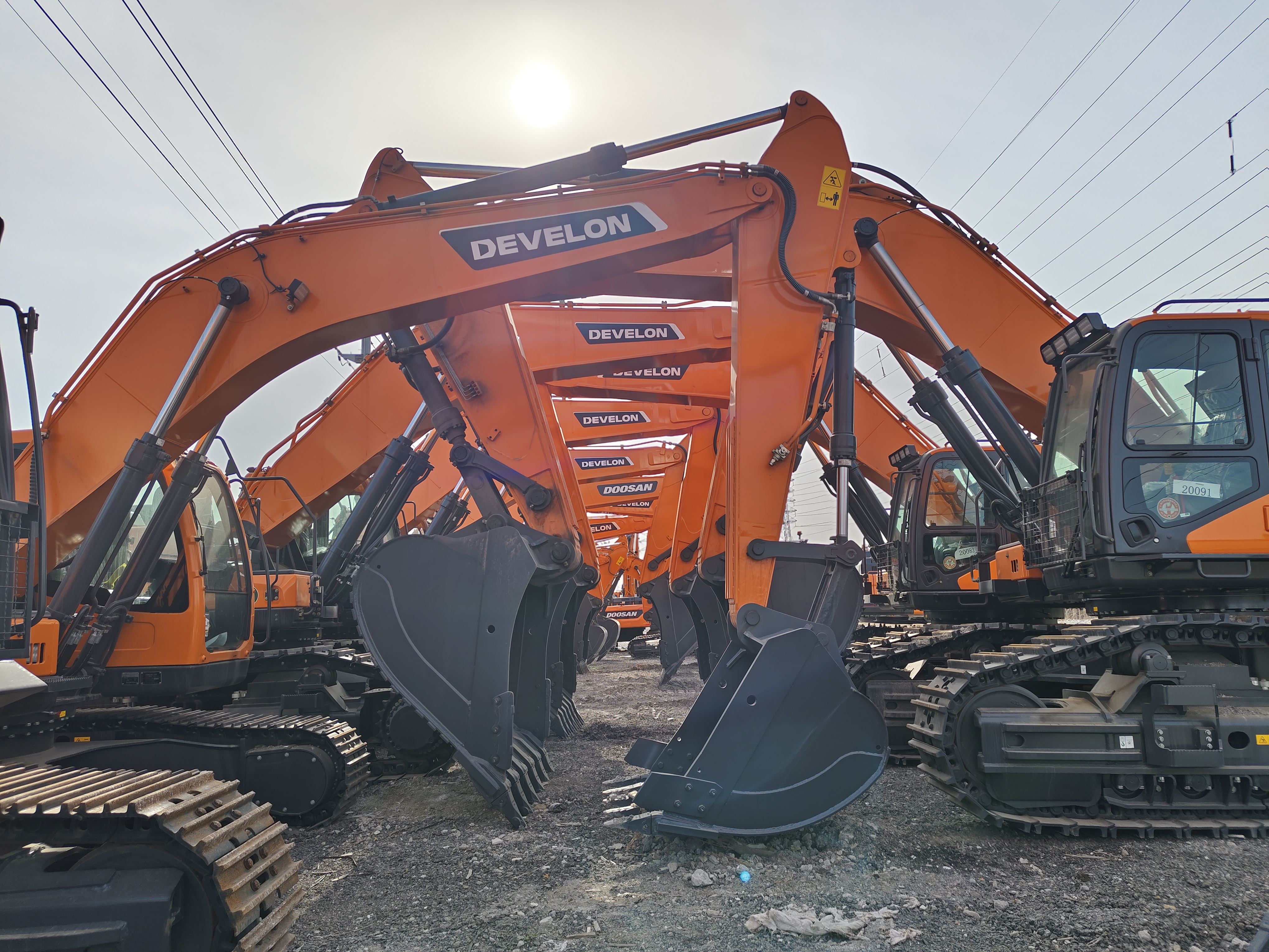 2025 New Crawler Excavator DEVELON DX560
