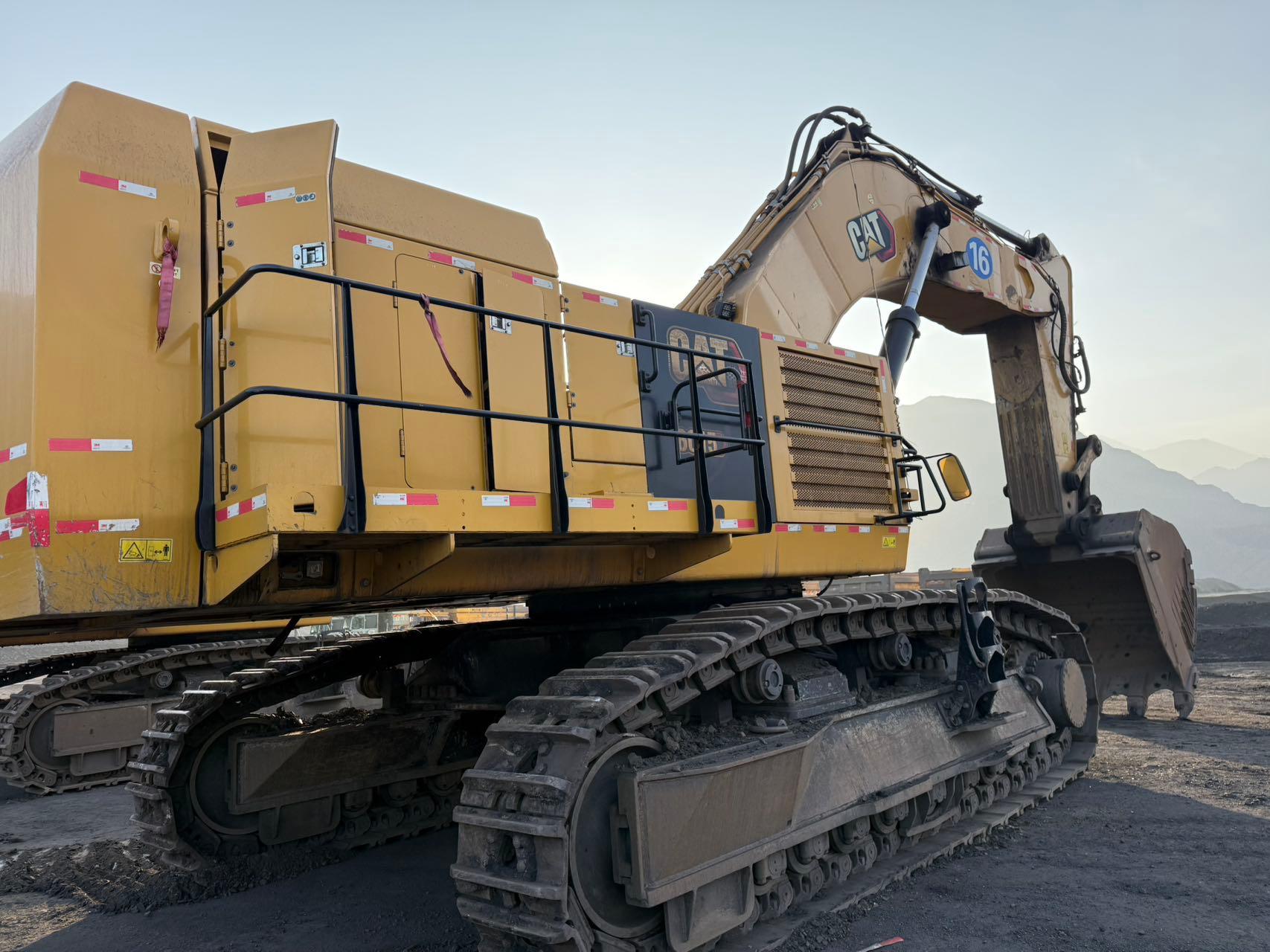 2021 Used Crawler Excavator CATERPILLAR 6015