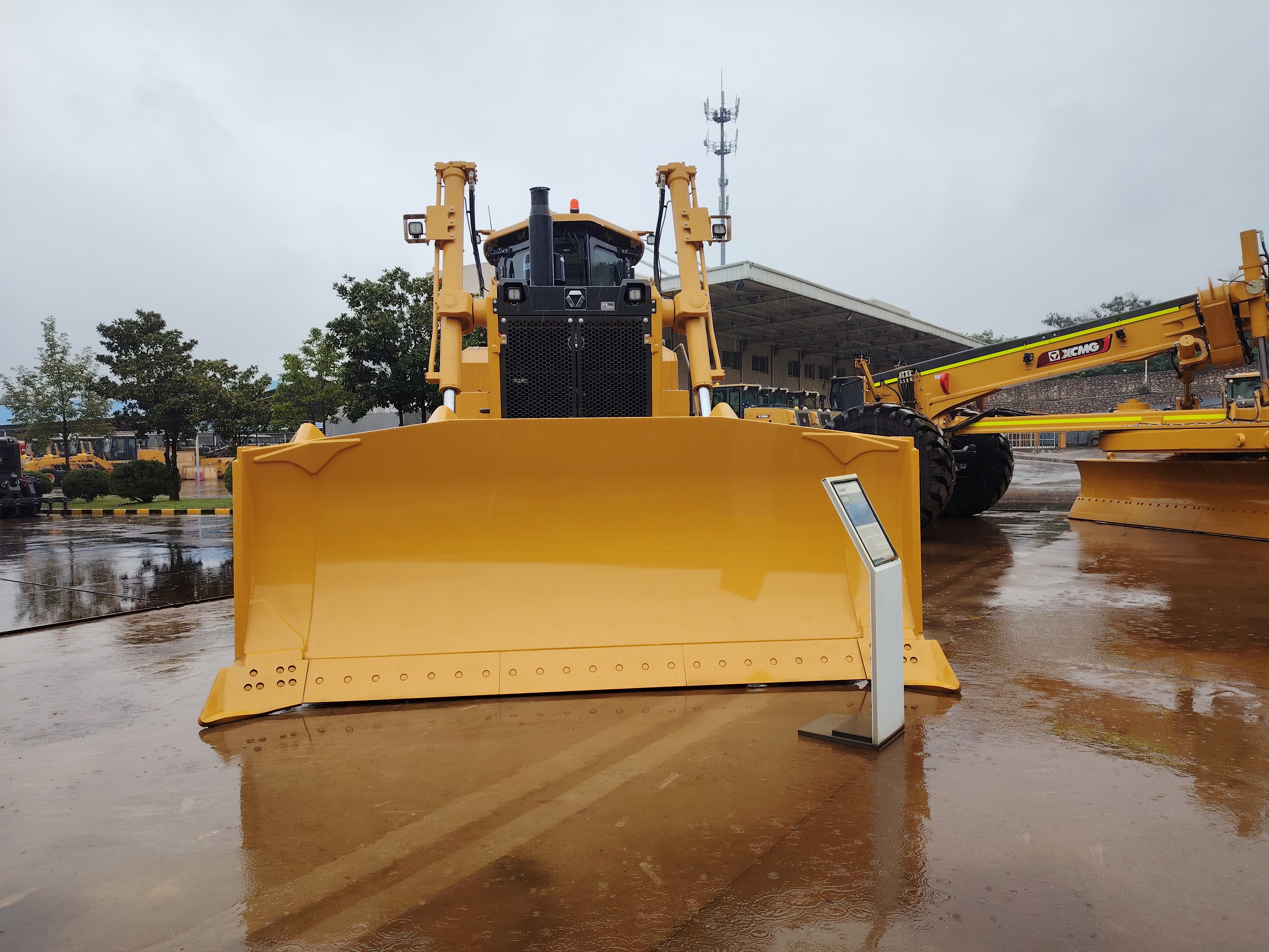 2025 New Crawler Bulldozers XCMG D360