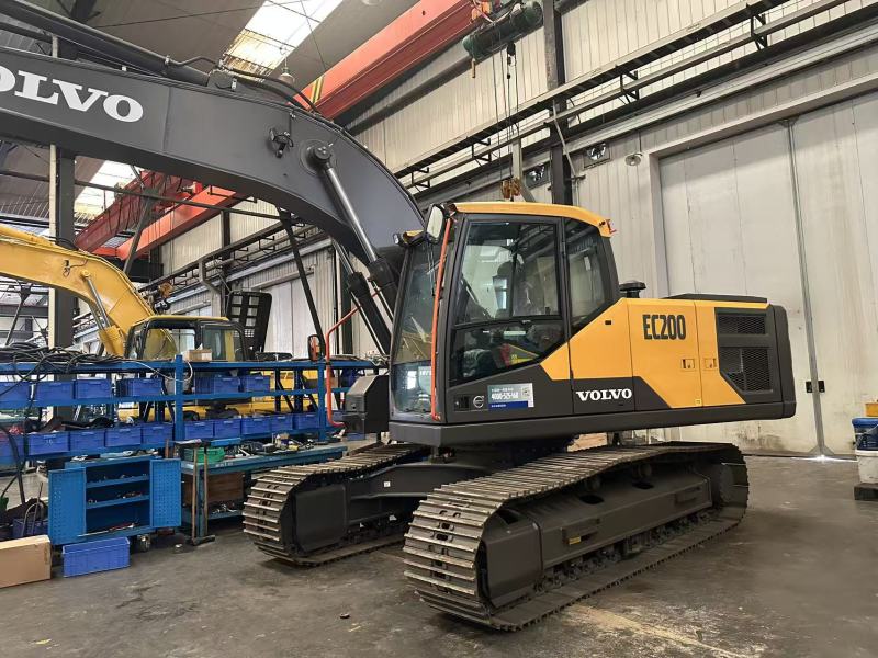 2025 New Crawler Excavator VOLVO EC200