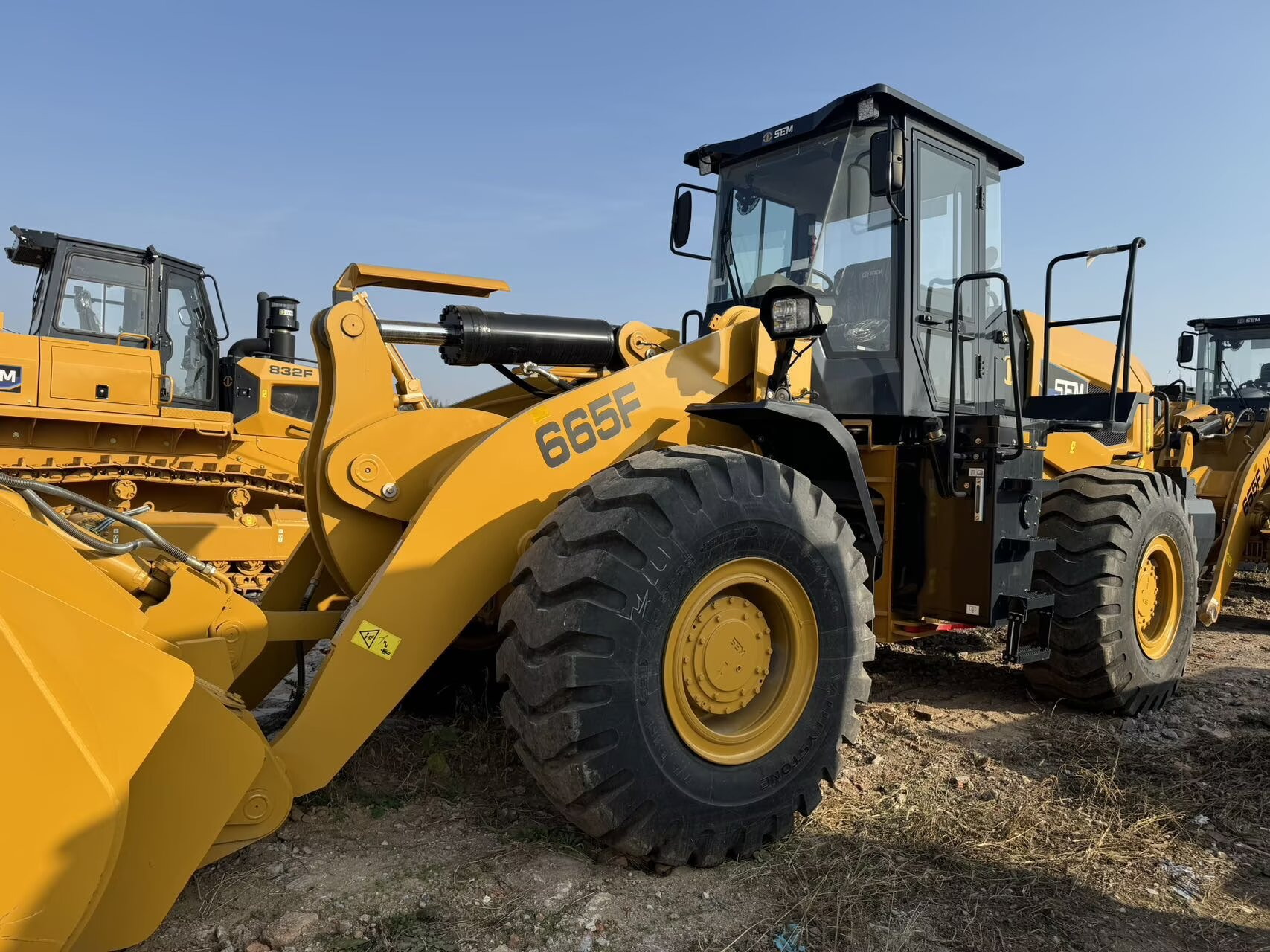 2025 New Wheel Loader SEM 665F