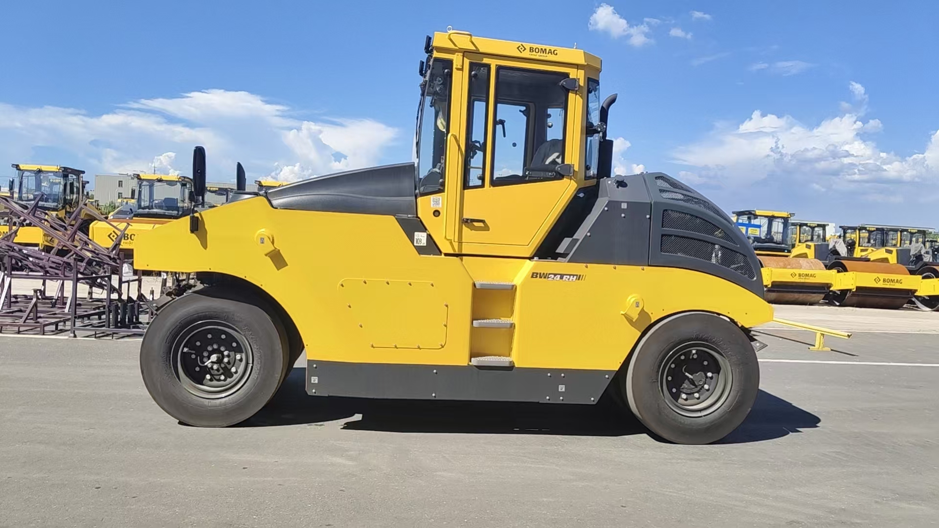 2026 0H Pneumatic Tyred Roller BOMAG BW24RH
