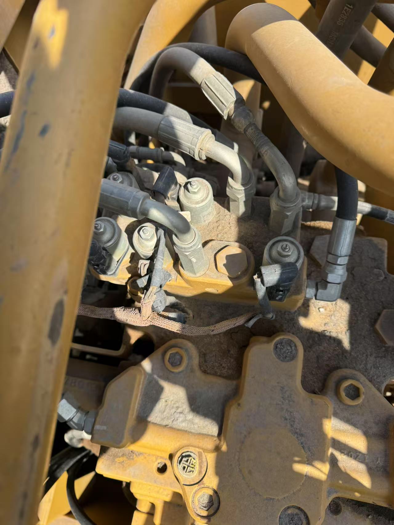 2022 8000 Excavator CAT 395