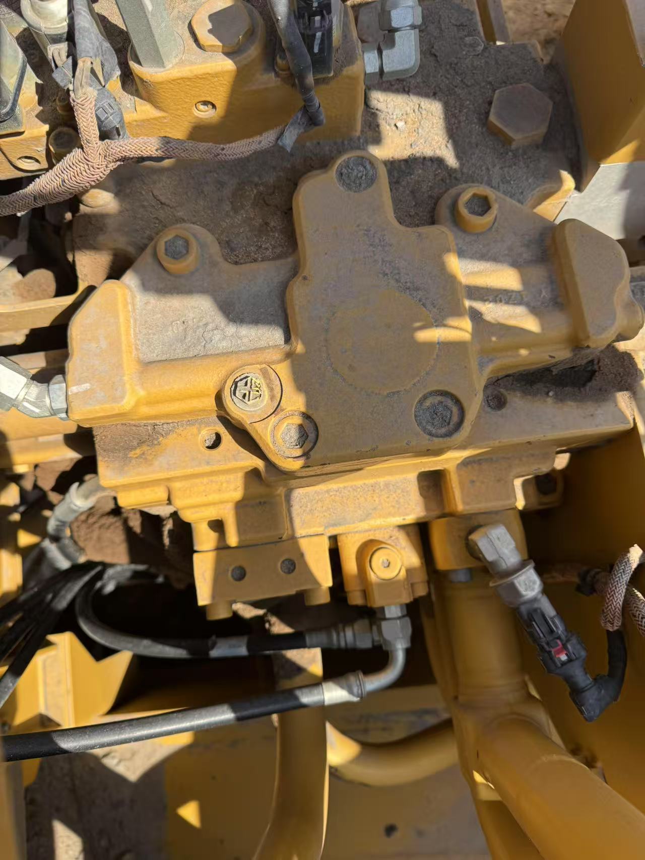 2022 8000 Excavator CAT 395