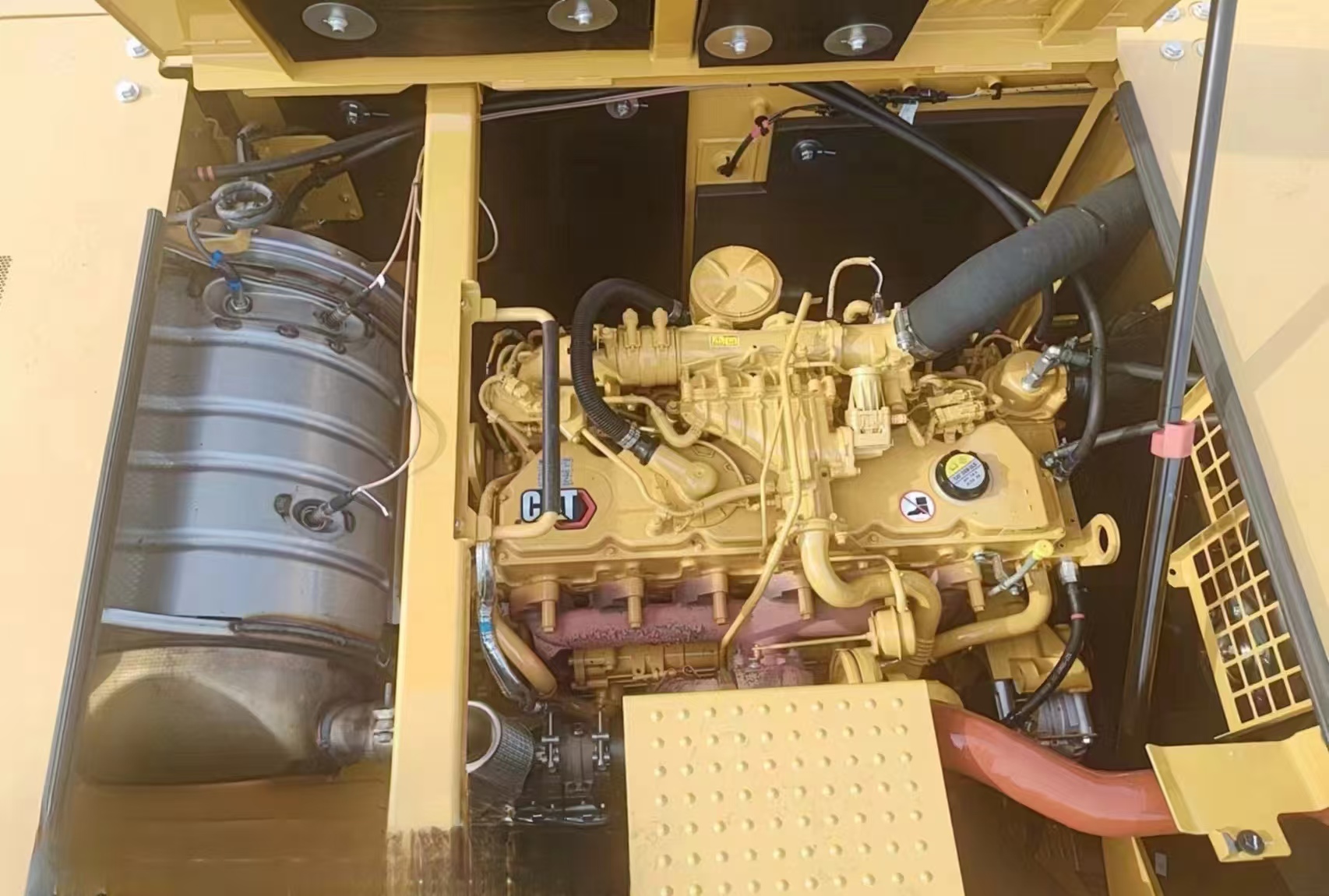 2025 Earthmoving Machinery CAT 336