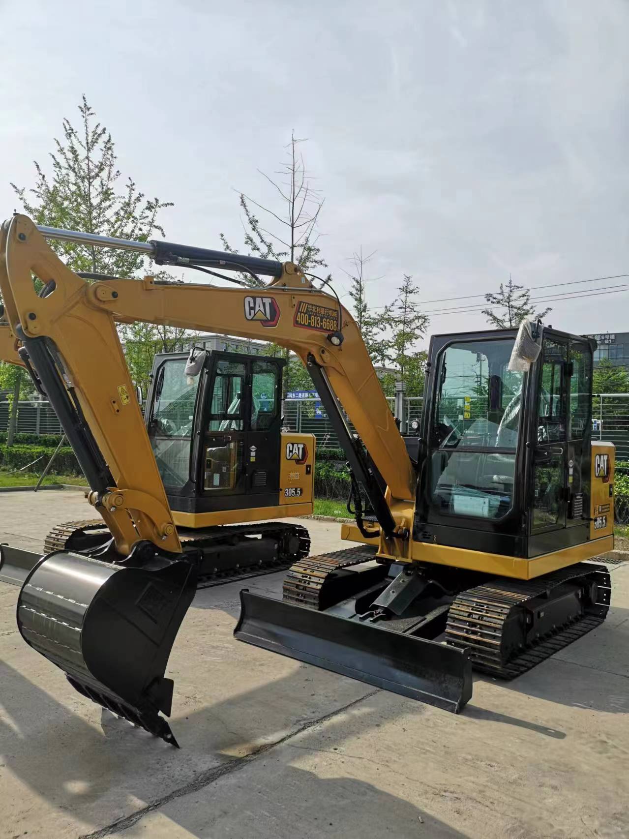 2025 Earthmoving Machinery CAT 305.5