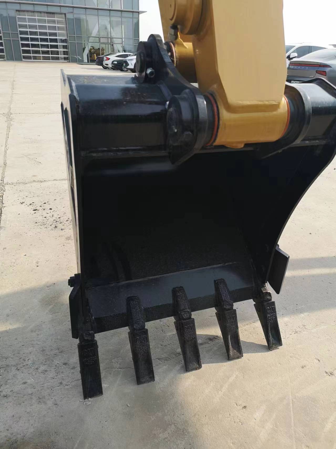 2025 Earthmoving Machinery CAT 305.5