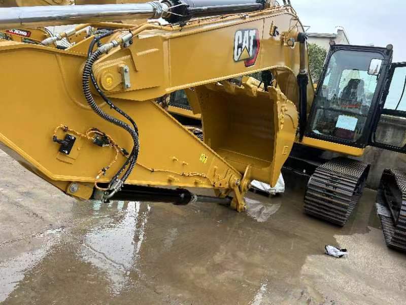 2025 Earthmoving Machinery CAT 320