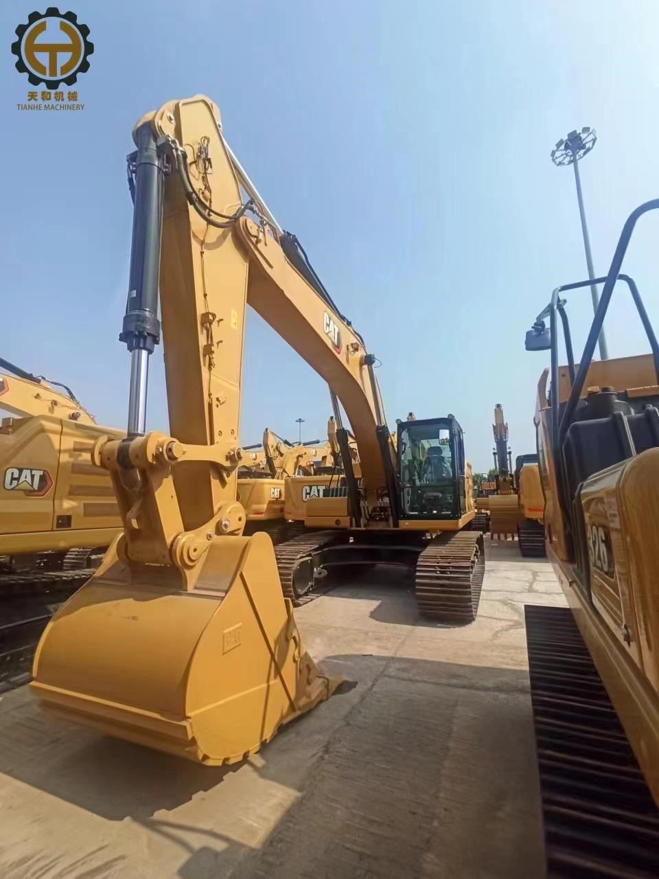 2025 6.6H Excavators CAT 330
