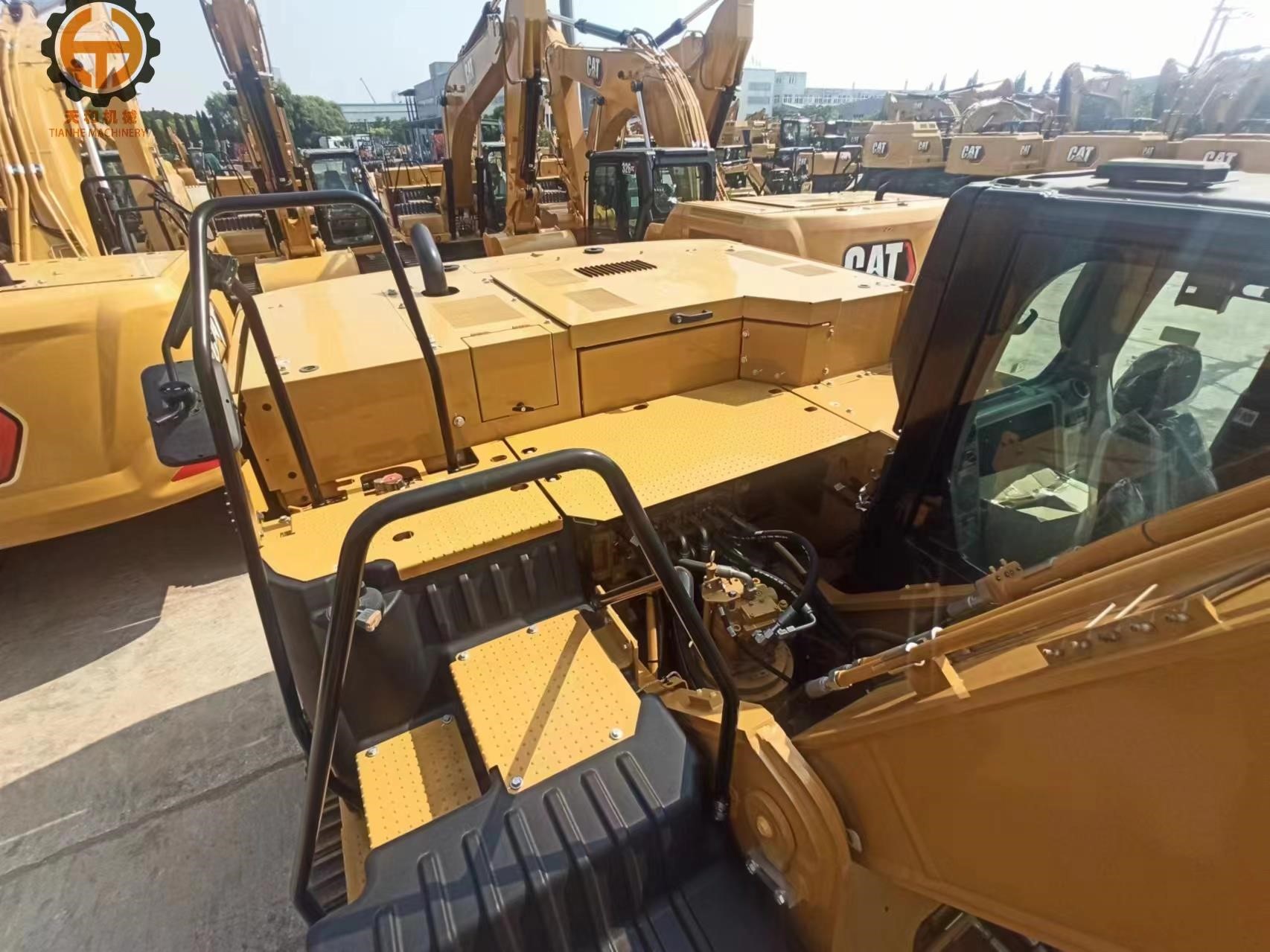 2025 6.6H Excavators CAT 330