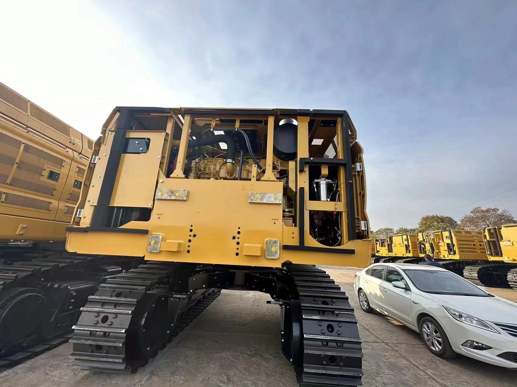 2025 Earthmoving Machinery CAT 374
