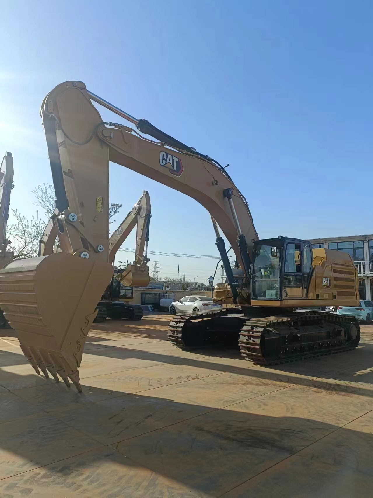 2025 7.1H Excavators CAT 352