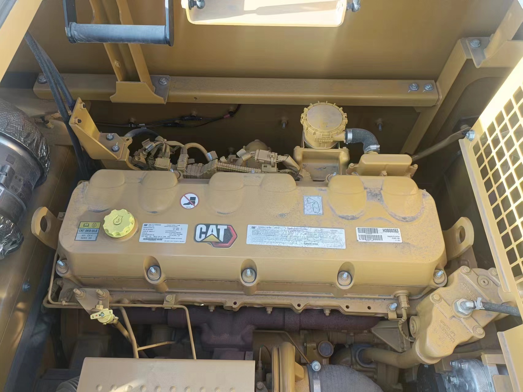 2025 7.1H Excavators CAT 352