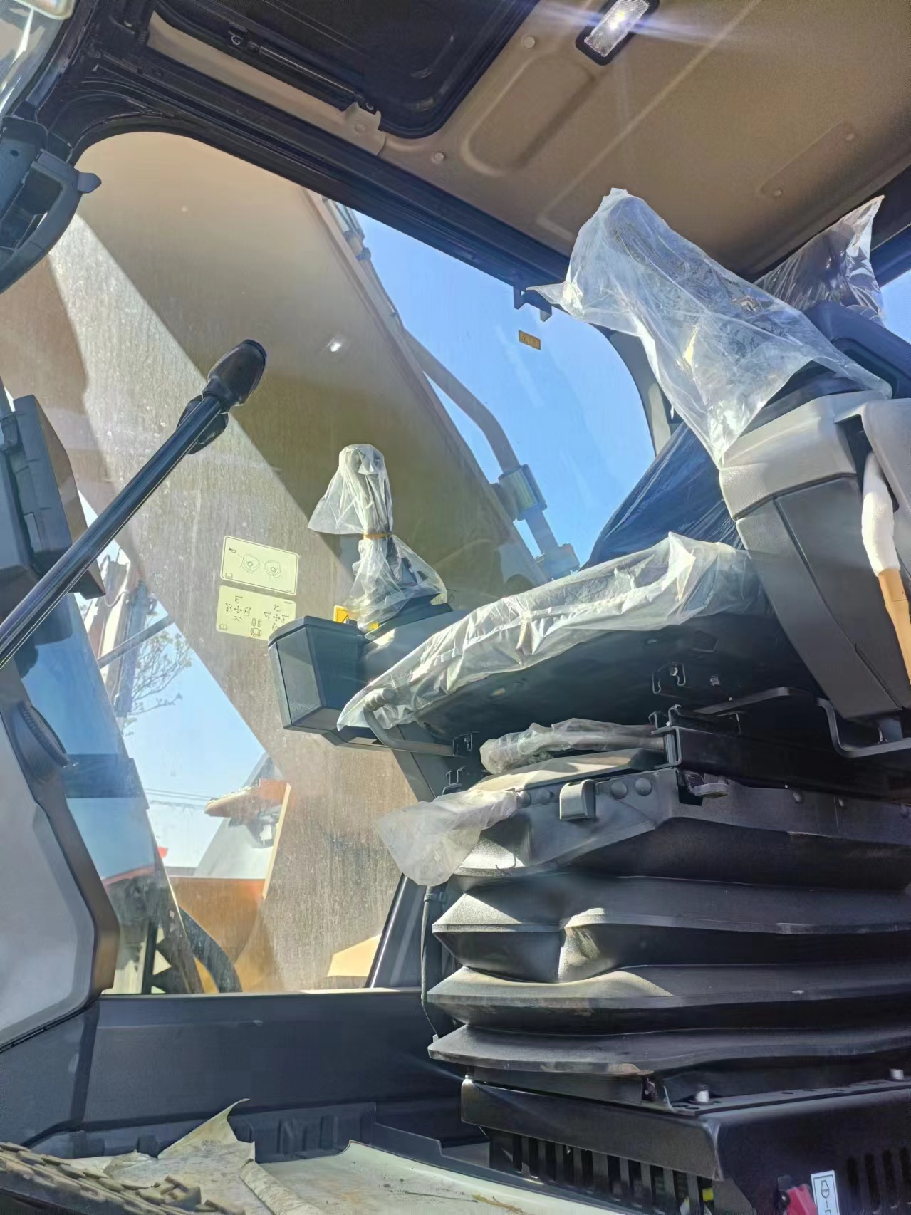 2025 7.1H Excavators CAT 352