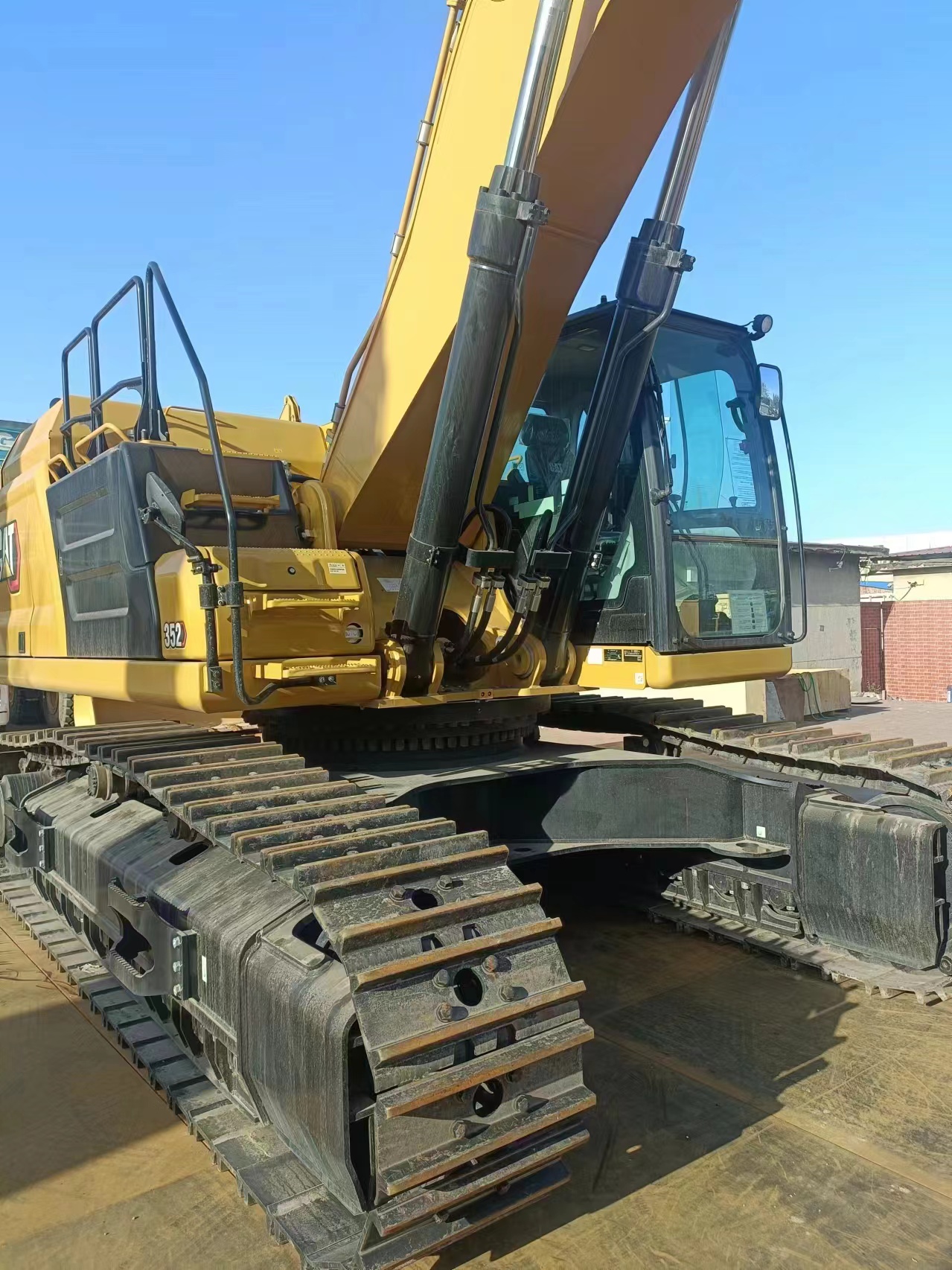 2025 7.1H Excavators CAT 352