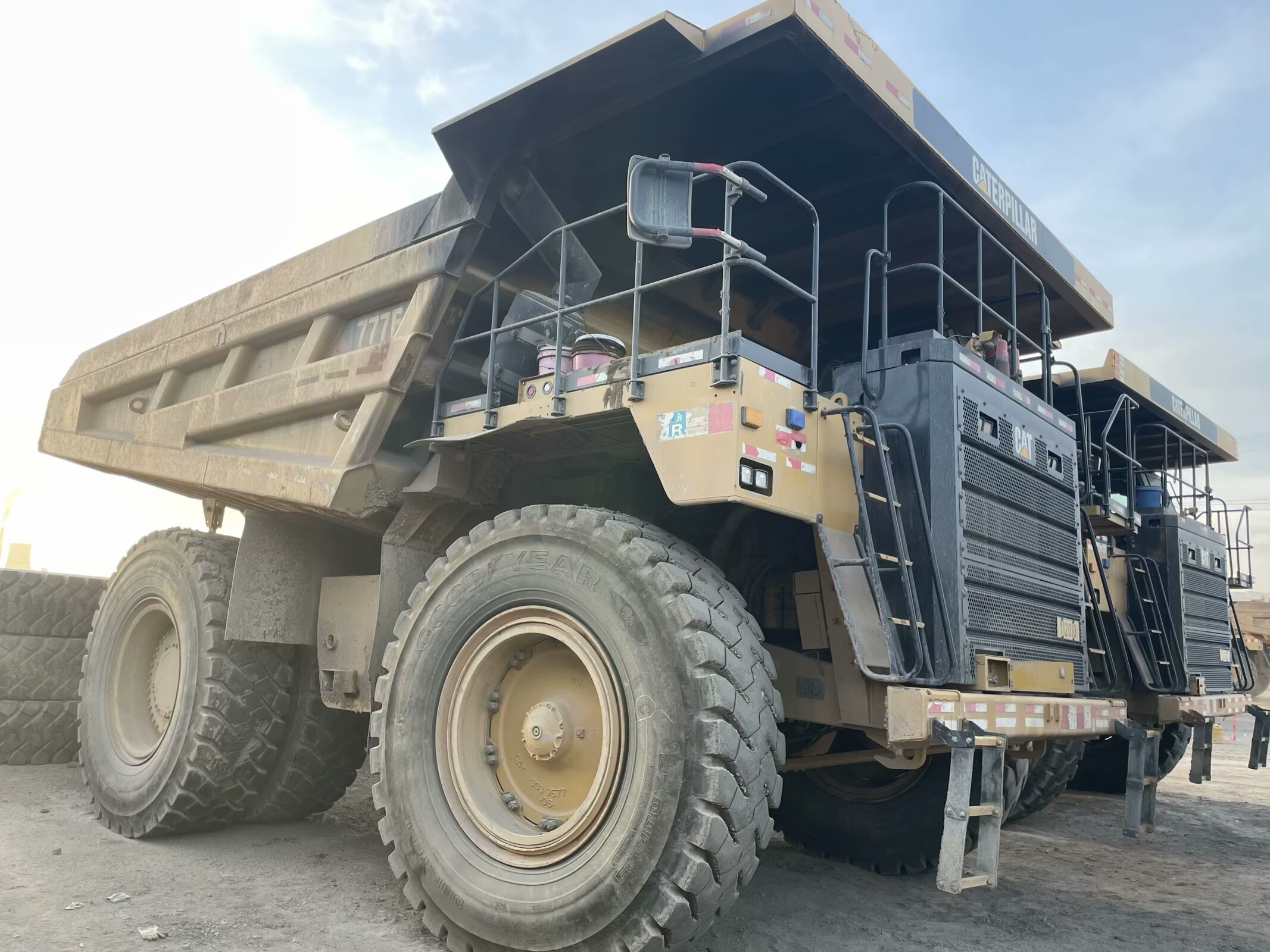2018 21000H Dump truck CAT 777E